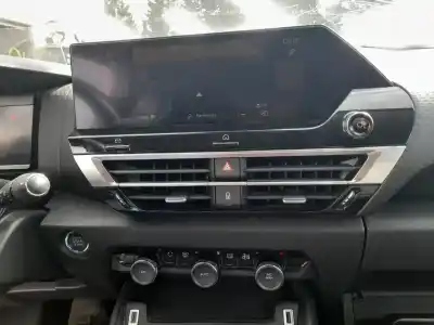 Veículo de Sucata citroen c4 iii gasóleo 2022 5p do ano 2022 alimentado 