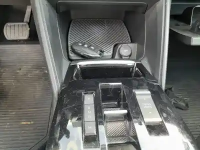 Veículo de Sucata citroen c4 iii gasóleo 2022 5p do ano 2022 alimentado 