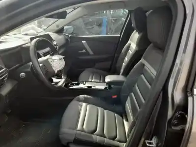 Veículo de Sucata citroen c4 iii gasóleo 2022 5p do ano 2022 alimentado 