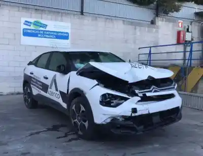 Veículo de Sucata citroen c4 iii gasóleo 2022 5p do ano 2022 alimentado 