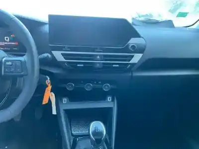 Veículo de Sucata citroen c4 iii gasóleo 2022 5p do ano 2022 alimentado 