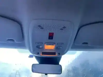 Veículo de Sucata citroen c4 iii gasóleo 2022 5p do ano 2022 alimentado 