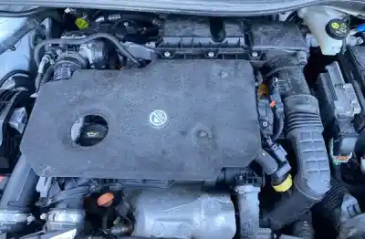 Veículo de Sucata citroen c4 iii gasóleo 2022 5p do ano 2022 alimentado 