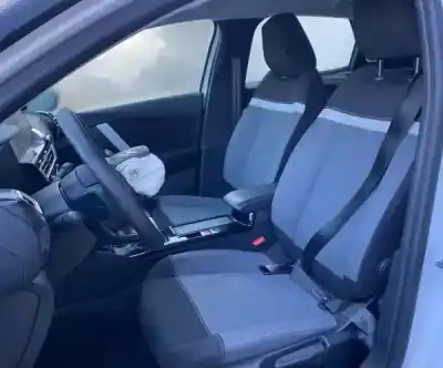 Veículo de Sucata citroen c4 iii gasóleo 2022 5p do ano 2022 alimentado 