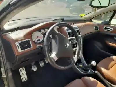 Veículo de Sucata peugeot 307 cc (3b) gasolina 2005 3p do ano 2005 alimentado rfj (ew10a)