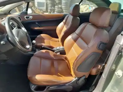 Veículo de Sucata peugeot 307 cc (3b) gasolina 2005 3p do ano 2005 alimentado rfj (ew10a)