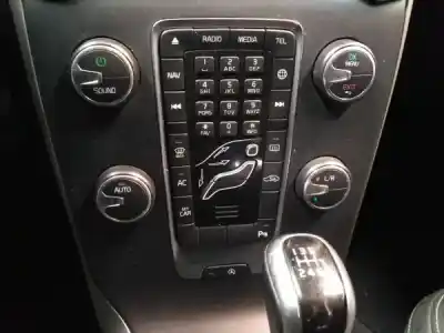 Здавання транспортного засобу volvo v40 hatchback (525) d2 року 2016 потужний 