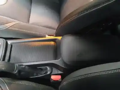 Здавання транспортного засобу volvo v40 hatchback (525) d2 року 2016 потужний 