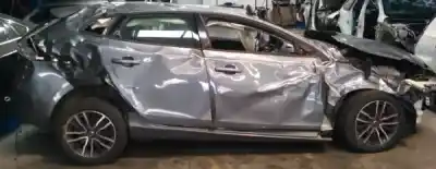 Здавання транспортного засобу volvo v40 hatchback (525) d2 року 2016 потужний 