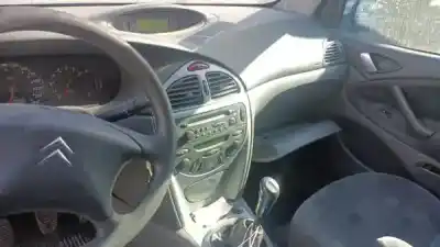 Veicolo di demolizione citroen c5 i (dc_) 1836 as gasolina 2001 4p dell'anno 2001 alimentato 