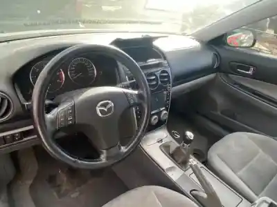 Veicolo di demolizione mazda 6 hatchback (gg) 2.0 di (gg14) dell'anno 2004 alimentato 