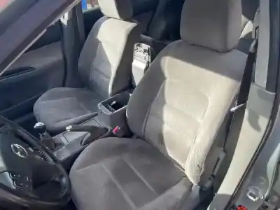 Veicolo di demolizione mazda 6 hatchback (gg) 2.0 di (gg14) dell'anno 2004 alimentato 