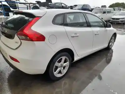 Sloopvoertuig volvo v40 hatchback gasóleo 2014 5p van het jaar 2014 aangedreven 