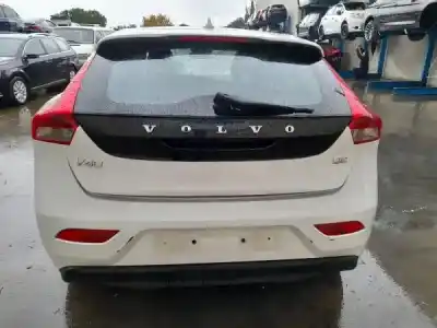 Sloopvoertuig volvo v40 hatchback gasóleo 2014 5p van het jaar 2014 aangedreven 