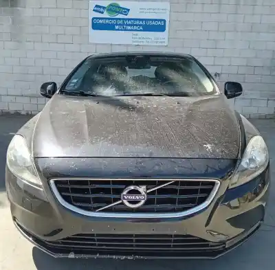 Sloopvoertuig VOLVO V40 HATCHBACK 480 Gasóleo 2013 5P van het jaar 2013 aangedreven 