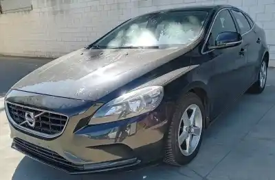 Sloopvoertuig volvo v40 hatchback 480 gasóleo 2013 5p van het jaar 2013 aangedreven 