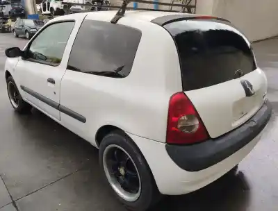 Veículo de Sucata renault clio ii caixa (sb0/1/2_) 1.5 dci do ano 2004 alimentado k9k 700