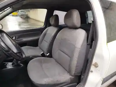 Veículo de Sucata renault clio ii caixa (sb0/1/2_) 1.5 dci do ano 2004 alimentado k9k 700