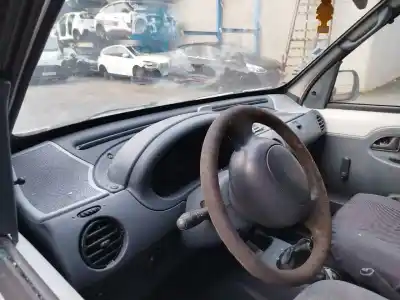 Veículo de Sucata renault kangoo (kc0/1_) gasóleo 3p do ano 2000 alimentado 