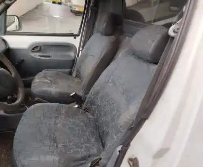 Veículo de Sucata renault kangoo (kc0/1_) 26.480 gasóleo 1999 4p do ano 1999 alimentado 