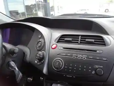 Verschrottungsfahrzeug honda civic viii hatchback (fn, fk) 2.2 ctdi (fk3) des jahres 2007 angetrieben n22a2