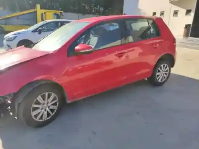 Veículo de Sucata volkswagen golf vi (5k1) 1.6 tdi do ano 2010 alimentado 