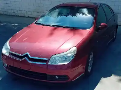 Veículo de Sucata citroen c5 ii (rc_) gasóleo 2005 5p do ano 2024 alimentado 