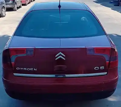 Veículo de Sucata citroen c5 ii (rc_) gasóleo 2005 5p do ano 2024 alimentado 