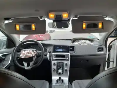 Veicolo di demolizione volvo v60 i (155) d3 dell'anno 2018 alimentato d 4204 t4