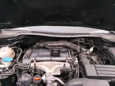 Veicolo di demolizione SEAT LEON (1P1) 2.0 TDI dell'anno 2009 alimentato BKD