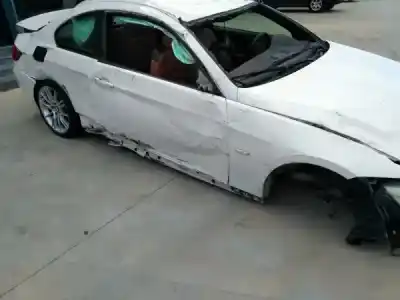 Veículo de Sucata bmw 3 coupé (e92) 2042 lk gasóleo 2011 2p do ano 2011 alimentado 