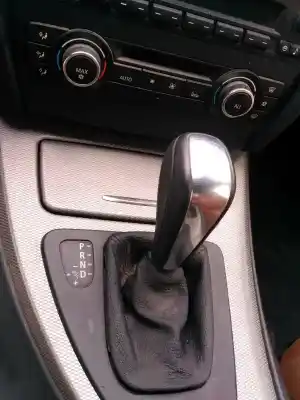 Veículo de Sucata bmw 3 coupé (e92) 2042 lk gasóleo 2011 2p do ano 2011 alimentado 