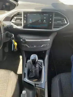 Scrapping Vehicle peugeot 308 (p5) 1.5 hdi /131cv/96kw of the year 2020 powered yhy (dv5rd)