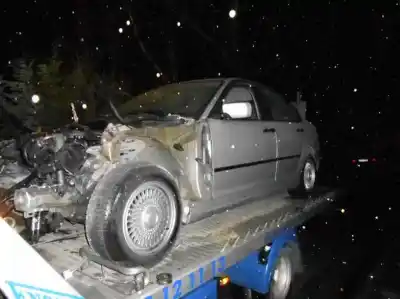 Veículo de Sucata BMW SERIE 3 BERLINA (E46) 320d do ano 2000 alimentado 20-4D-1