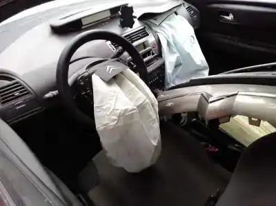 Vehicul casat citroen c4 berlina collection al anului 2007 alimentat 9hx