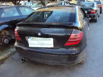Véhicule à la ferraille MERCEDES-BENZ CLASE C (W203) SPORTCOUPE C 220 CDI (203.706) de l'année 2001 alimenté OM611962