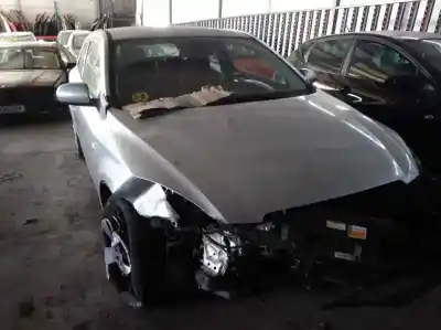 Veículo de Sucata kia cee´d concept do ano 2011 alimentado d4fbl