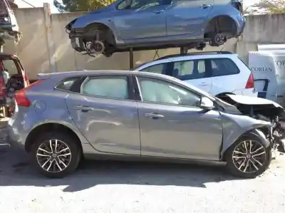 Veículo de Sucata VOLVO V40 Basis do ano 2016 alimentado D4204T9