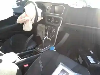 Verschrottungsfahrzeug volvo v40 basis des jahres 2016 angetrieben d4204t9