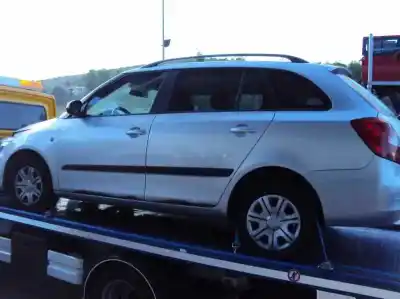 Verschrottungsfahrzeug skoda fabia (5j2 ) young des jahres 2011 angetrieben cgp