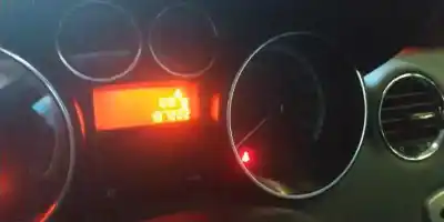 Veículo de Sucata peugeot 308 access do ano 2013 alimentado 9h06