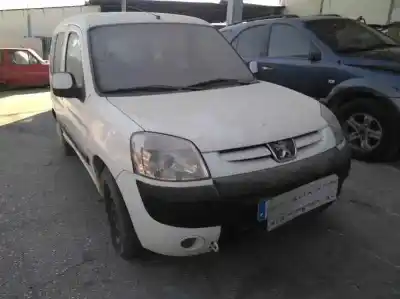 Veicolo di demolizione PEUGEOT PARTNER (S2) Combi Plus dell'anno 2007 alimentato 9HX