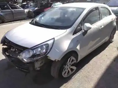 Veicolo di demolizione kia rio emotion dell'anno 2015 alimentato g4la