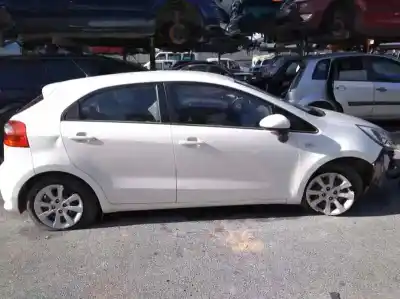 Veículo de Sucata KIA RIO Emotion do ano 2015 alimentado G4LA
