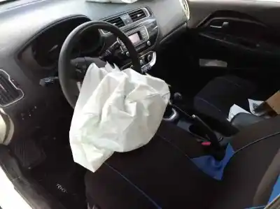 Veicolo di demolizione kia rio emotion dell'anno 2015 alimentato g4la