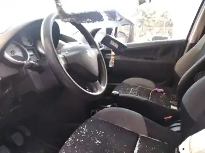 Veículo de Sucata peugeot 207 confort do ano 2007 alimentado kfv