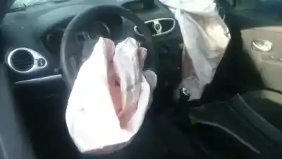 Veículo de Sucata renault clio iii expression do ano 2010 alimentado k9k t7