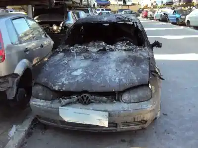 Vehículo de desguace VOLKSWAGEN GOLF IV BERLINA (1J1) Básico del año 2002 con motor 