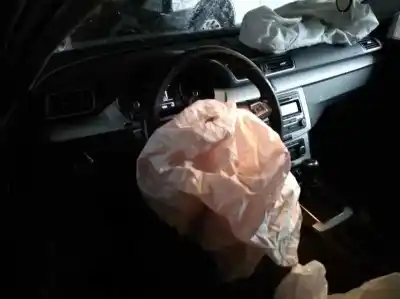 Veículo de Sucata volkswagen passat lim. (362) advance bluemotion do ano 2011 alimentado cay