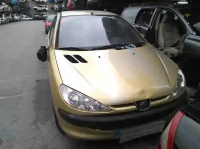 Vehicul casat PEUGEOT                                            206 BERLINA                                                                                                                                                                                                                                                XR                                                                                                                                                                                                                                                         al anului 2003 alimentat 